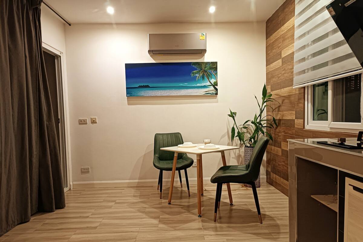 Bungalou | Zona de menjador de l'habitació