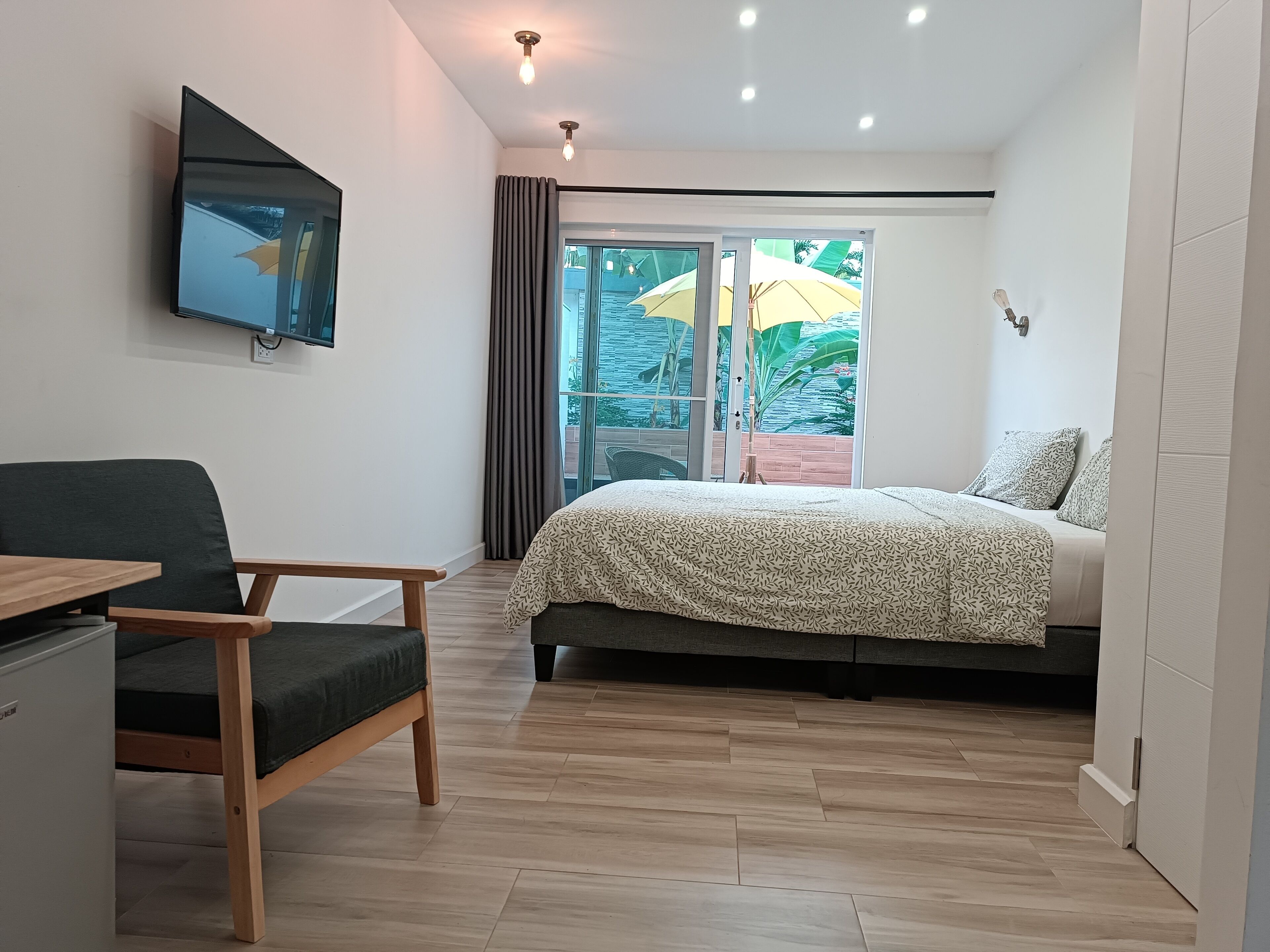 Room | In-room safe, blackout drapes, free WiFi