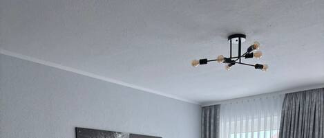 1 chambre, coffres-forts dans les chambres, fer et planche à repasser