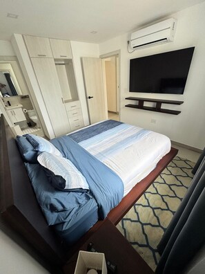 3 makuuhuonetta, silitysrauta/-lauta, Wi-Fi, vuodevaatteet