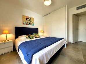 2 chambres, fer et planche à repasser, Wi-Fi gratuit, draps fournis