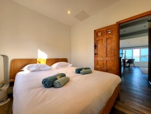 1 chambre, fer et planche à repasser, Wi-Fi gratuit, draps fournis