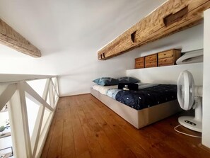 2 chambres, fer et planche à repasser, Wi-Fi gratuit, draps fournis