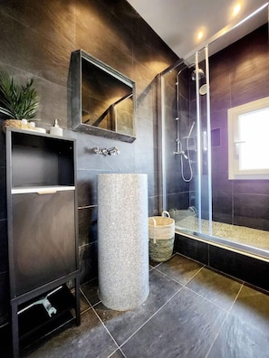 Hair dryer, towels