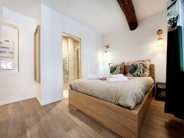 1 bedroom, iron/ironing board, free WiFi, bed sheets