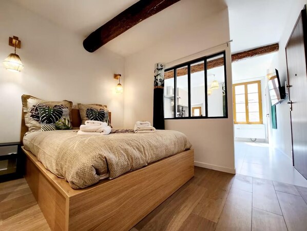 1 bedroom, iron/ironing board, free WiFi, bed sheets