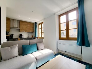 TV - Le Marc 2 - Au cœur du Vieil Antibes (Antibes)