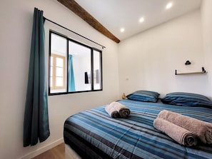 1 chambre, fer et planche à repasser, Wi-Fi gratuit, draps fournis