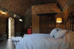 Junior Suite | Desk, laptop workspace, free WiFi, bed sheets - Armadillo Mágico (Armadillo de los Infante)