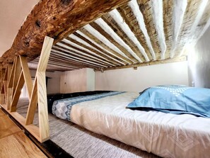 Bügeleisen/Bügelbrett, kostenloses WLAN, Bettwäsche