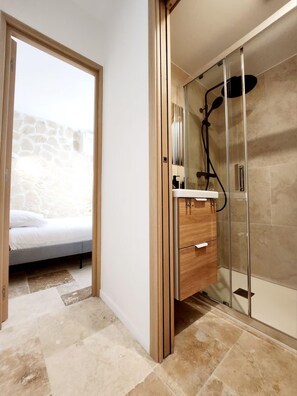 Hair dryer, towels