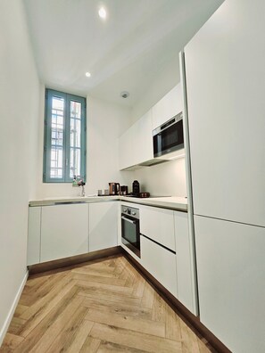 Fridge, microwave, oven, dishwasher