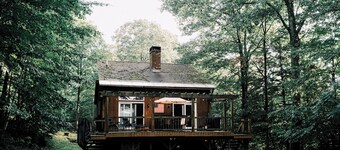 Private 3-bedroom cabin with WiFi and backyard!