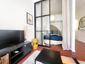 1 chambre, fer et planche à repasser, Wi-Fi gratuit, draps fournis