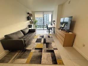 Smart TV y chimenea