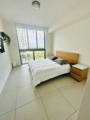 1 bedroom, iron/ironing board, WiFi, bed sheets - Always 5 stars apartment in Downtown Doral with fitness room, pool and fast WiFi (Doral)