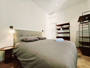 2 habitaciones, tabla de planchar con plancha y wifi gratis 