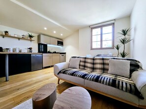 TV - L'Aubernon Authentique  - Deux pas de la Plage (Antibes)