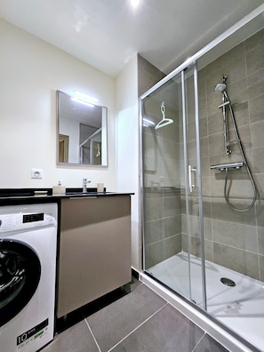 Free toiletries, hair dryer, towels