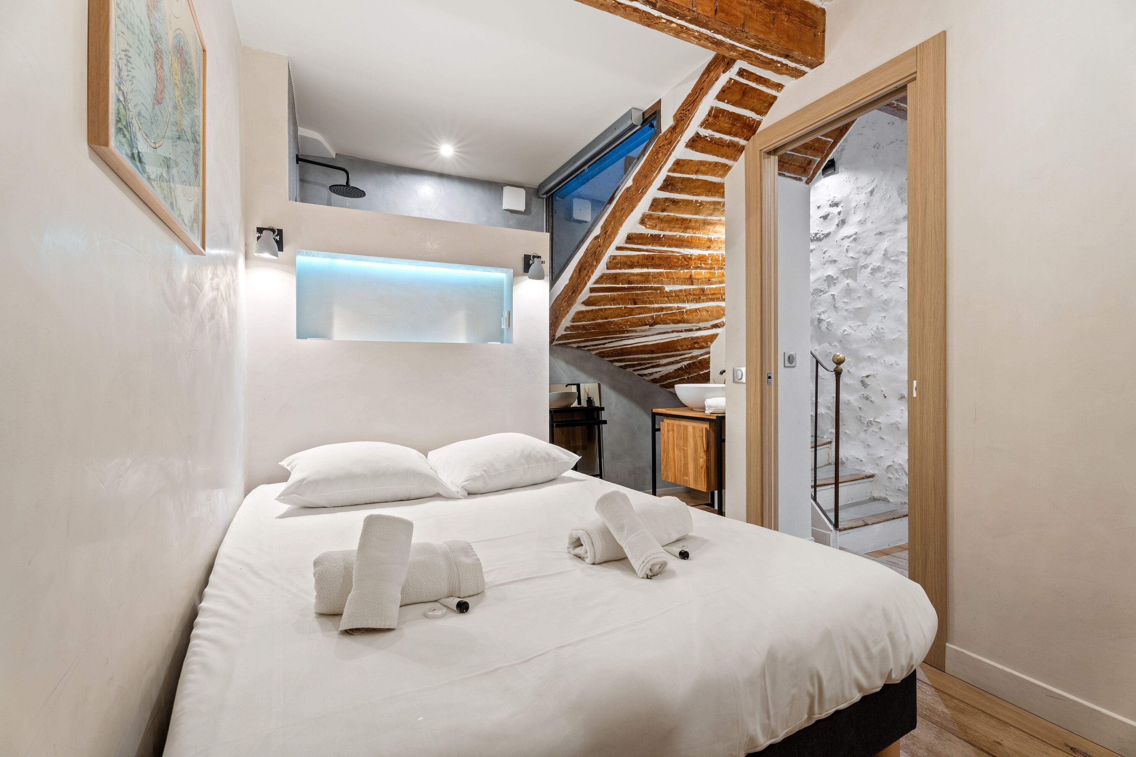 2 bedrooms, iron/ironing board, free WiFi, bed sheets