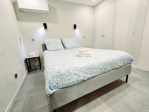 1 chambre, fer et planche à repasser, Wi-Fi gratuit, draps fournis