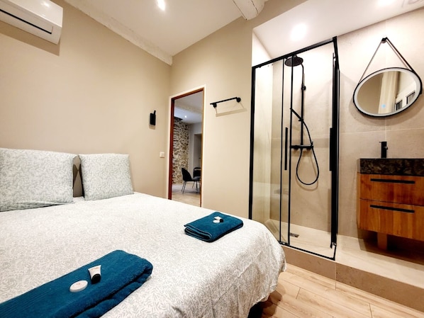 2 Schlafzimmer, Bügeleisen/Bügelbrett, kostenloses WLAN, Bettwäsche