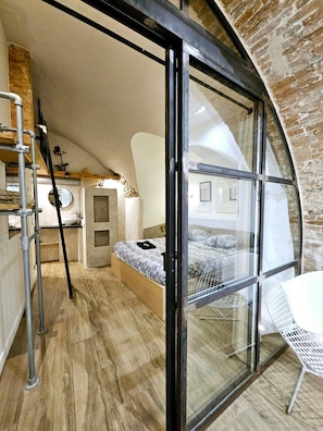 1 chambre, fer et planche à repasser, Wi-Fi gratuit, draps fournis