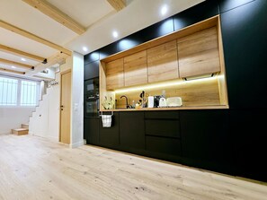 Réfrigérateur, micro-ondes, four, lave-vaisselle