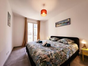 2 bedrooms, iron/ironing board, free WiFi, bed sheets