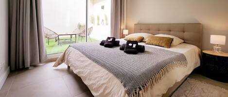 2 slaapkamers, een strijkplank/strijkijzer, gratis wifi, beddengoed