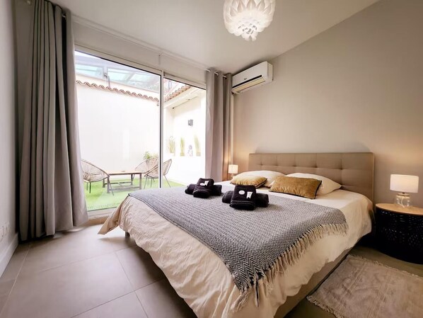 2 bedrooms, iron/ironing board, free WiFi, bed sheets