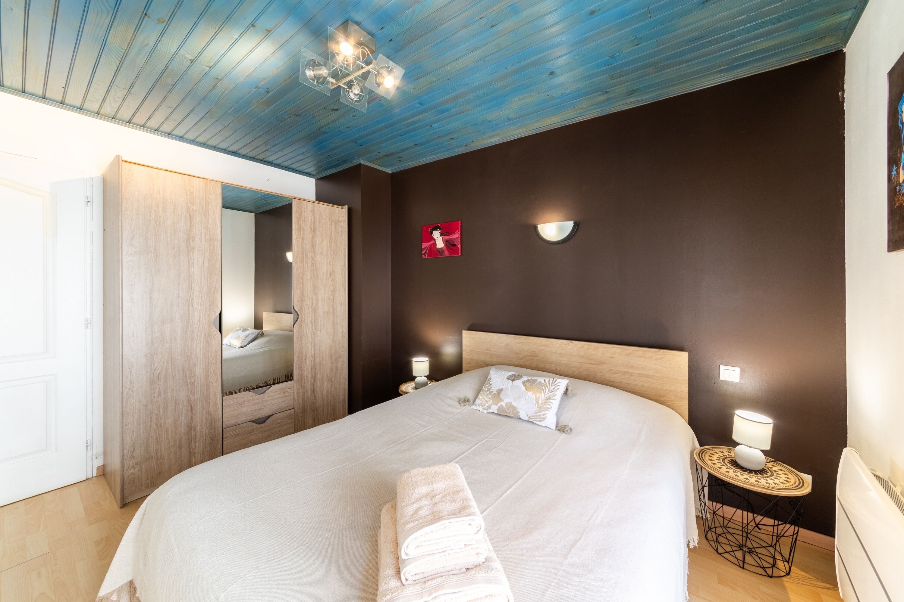 1 chambre, fer et planche à repasser, Wi-Fi gratuit, draps fournis