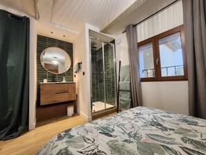 1 chambre, fer et planche à repasser, Wi-Fi gratuit, draps fournis