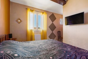 3 chambres, fer et planche à repasser, Wi-Fi gratuit