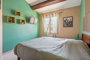 3 camere, ferro/asse da stiro, Wi-Fi gratuito