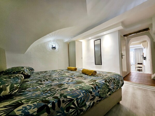 1 bedroom, free WiFi, bed sheets - L'Hacienda RDC - climatisé proche de la plage (Antibes)