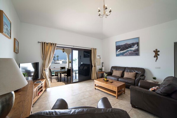 Smart TV, DVD player