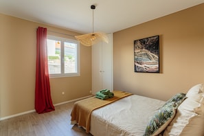 4 habitaciones, tabla de planchar con plancha y wifi gratis 