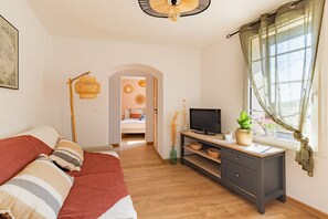 1 غرفة نوم ومكواة/لوح كي وواي فاي مجانًا وملاءات أسرّة