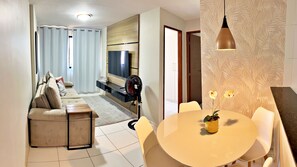 Classic Apartment, Partial Sea View | Living area - Vacanze - Barão de Mauá (Maceio)