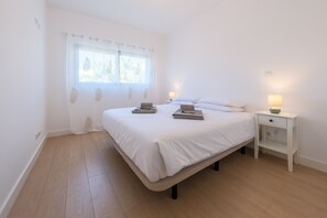 2 Schlafzimmer, Zimmersafe, Bügeleisen/Bügelbrett, Reisekinderbett