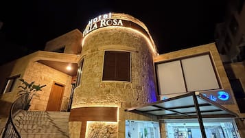 Fachada de la propiedad