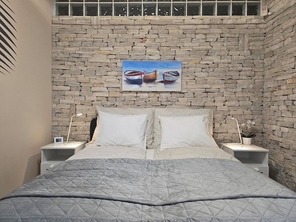 1 bedroom, desk, iron/ironing board, free WiFi
