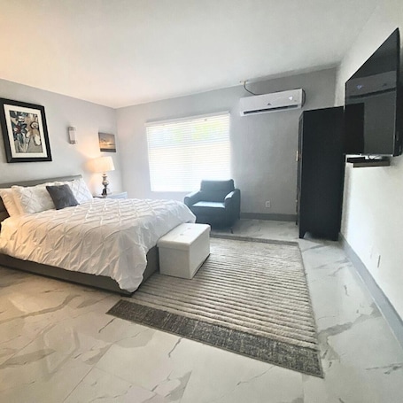 Comfort Double Room, Garden View | Iron/ironing board, free WiFi