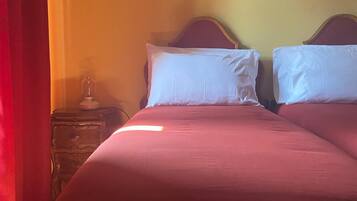 Doppelzimmer, Balkon, Gartenblick | Allergikerbettwaren, Verdunkelungsvorhänge, Bügeleisen/Bügelbrett