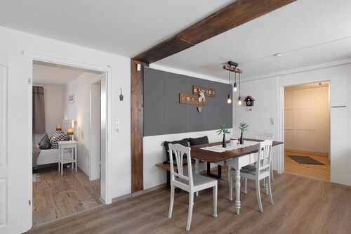 Apartment 'Schwarzwaldtani - Städtle 2' mit Bergblick, WLAN und Klimaanlage