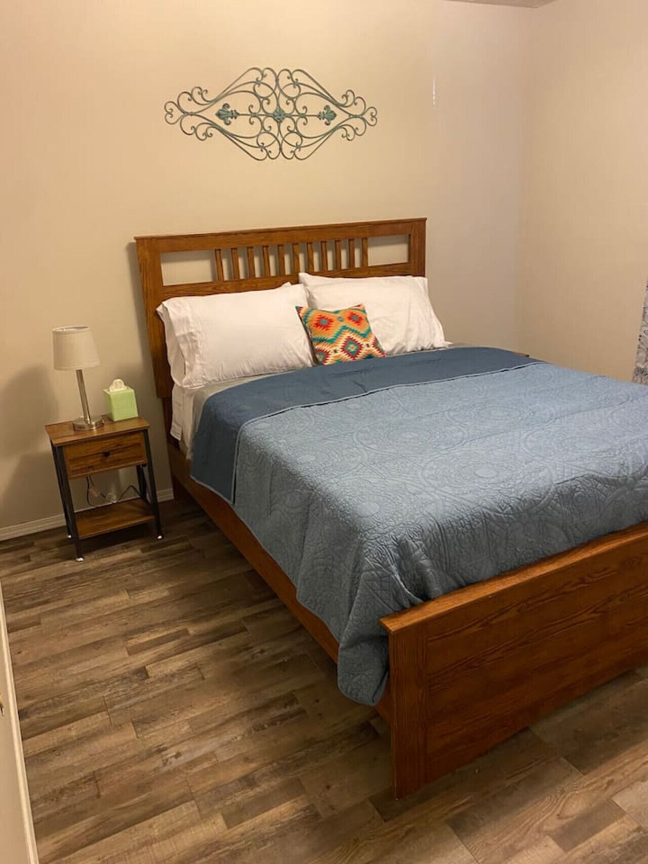 2 Schlafzimmer, Schreibtisch, Bügeleisen/Bügelbrett, Reisekinderbett