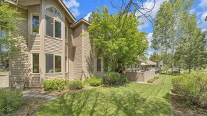 House, Multiple Beds (Pro Staff - Unit 7) | Exterior