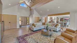House, Multiple Beds (Pro Staff - Unit 7) | Interior