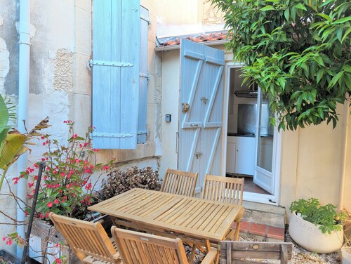 Studio entre mer garrigue et réserve africaine